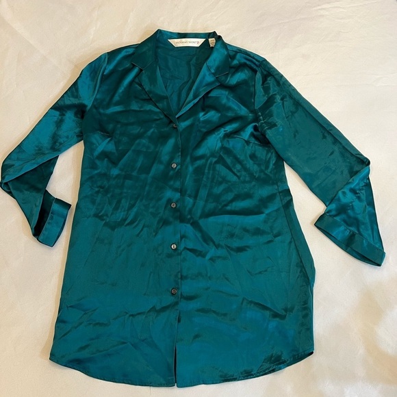 Victoria's Secret Other - VICTORIA’S SECRET Vintage Long Sleeve Sleep Shirt, Size Medium.